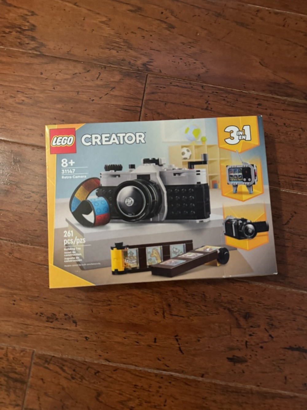 Lego Creator Retro Camera Model in Black, Gray and Blue - NEW IN BOX - Picture 2 of 3